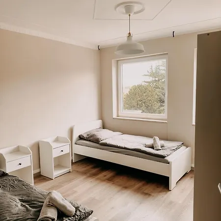 شقة Wohnen Im Laendereck! Essen-muelheim-oberhausen! Bs2l *