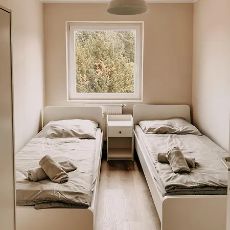 شقة Wohnen Im Laendereck! Essen-muelheim-oberhausen! Bs2l *