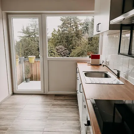 شقة Wohnen Im Laendereck! Essen-muelheim-oberhausen! Bs2l *